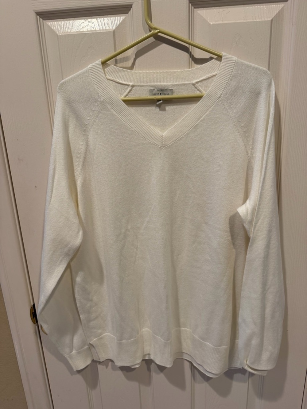 Lucky Brand Women's V-Neck Sweater in Cream